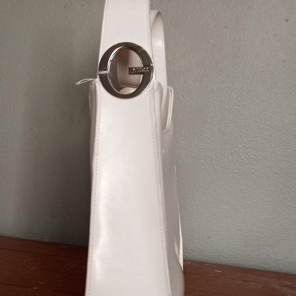 Guess white shoulder bag - Picture 2 of 3